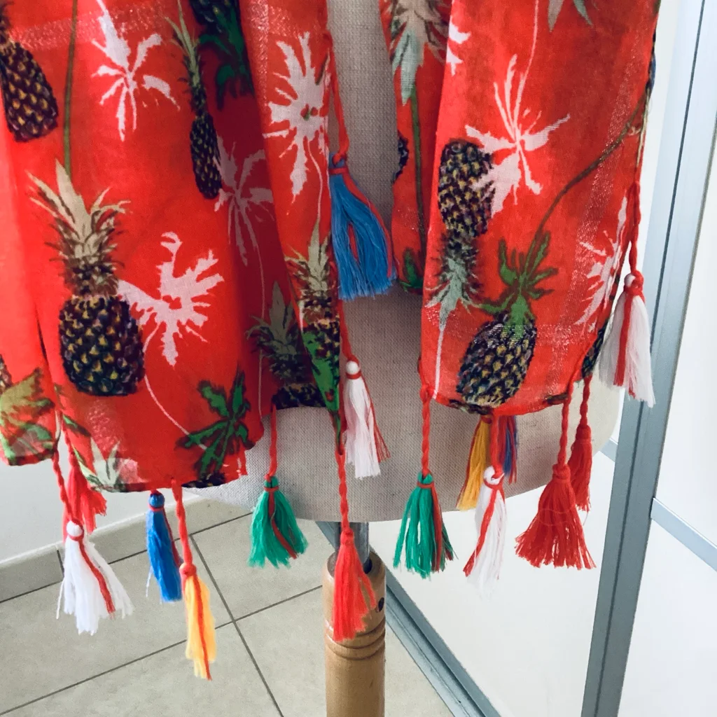 Foulard fond rouge – photo 2